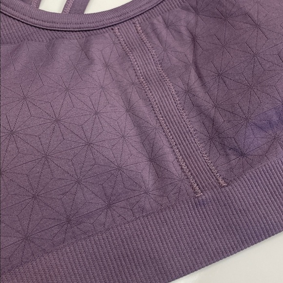 NWT • Strappy Back Seamless Sports Bra - Picture 7 of 10